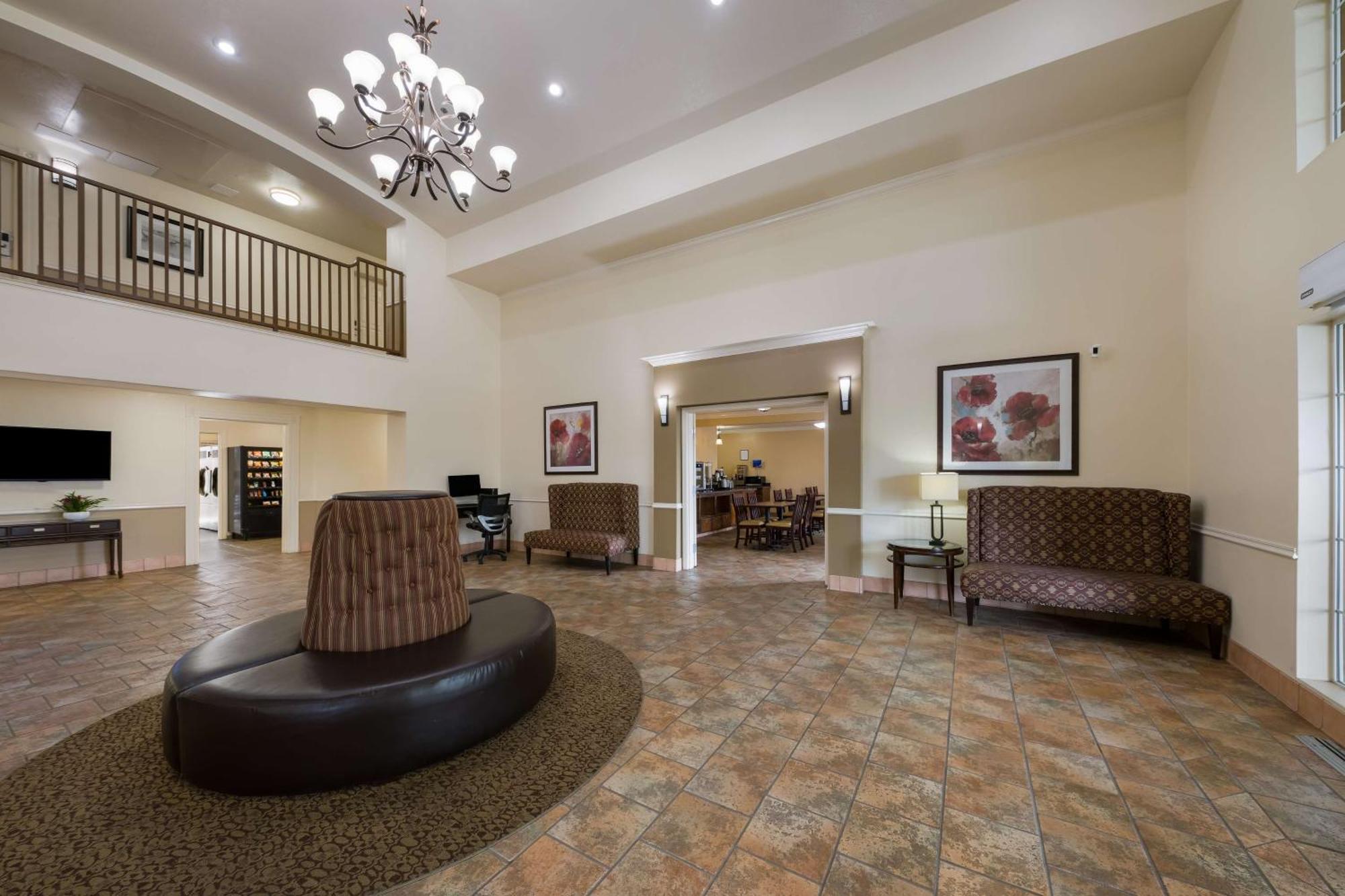Best Western Salinas Valley Inn & Suites Exterior photo
